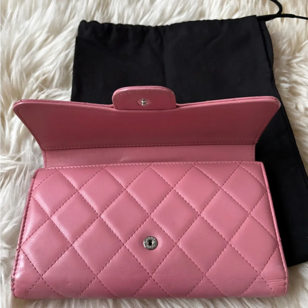 Authentic Chanel Medium Leather Quilted Pink Wallet With Dust Bag - Picture 3 of 7